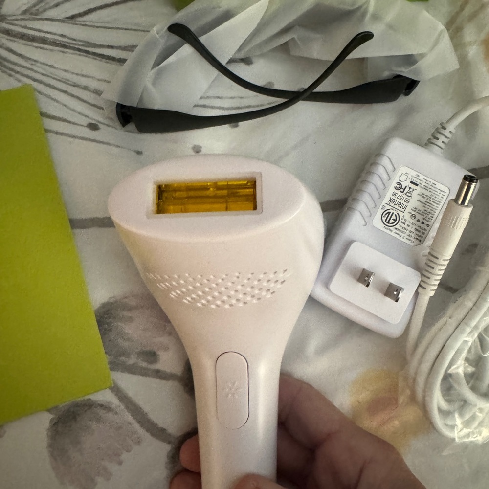 IPL Hair Removal Device - Picture 6 of 12